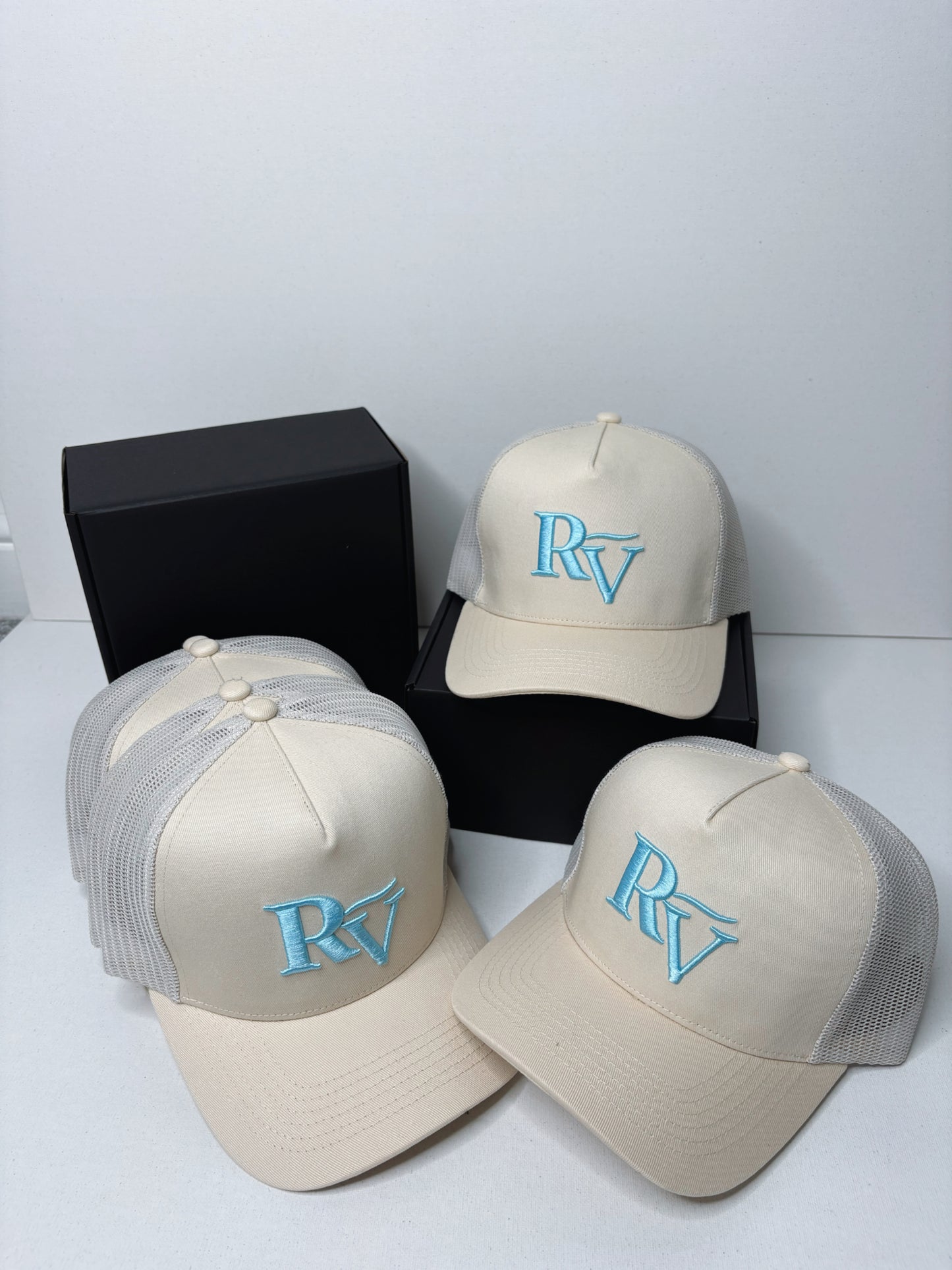 Stone logo cap